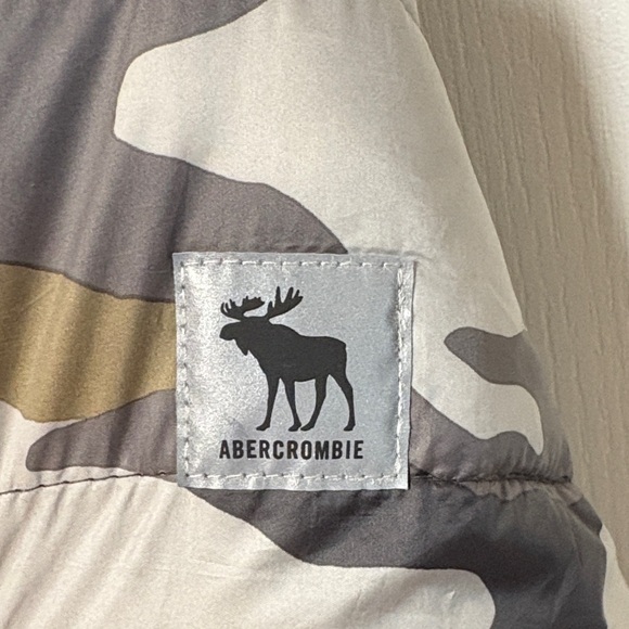 Abercrombie Kids Camo Puffer Jacket - Picture 3 of 7